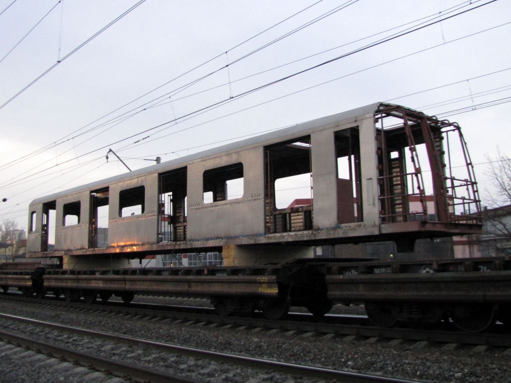 Санкт-Петербург — Метрополитен — Перегонка вагонов метро по ж/д
