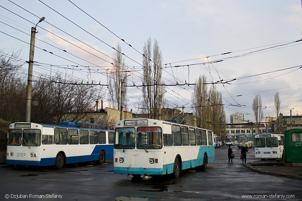 Donezk, ZiU-682V [V00] Nr. 2207; Donezk, ZiU-682V-012 [V0A] Nr. 2167