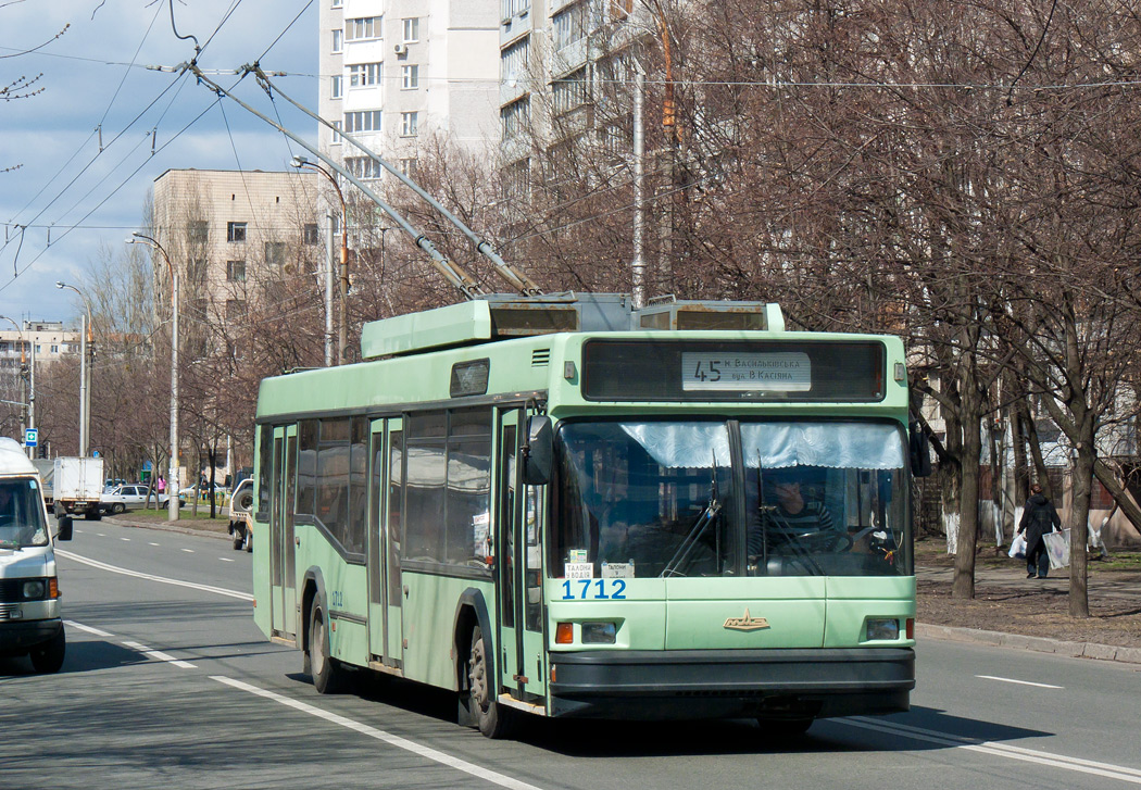 Киев, МАЗ-103Т № 1712