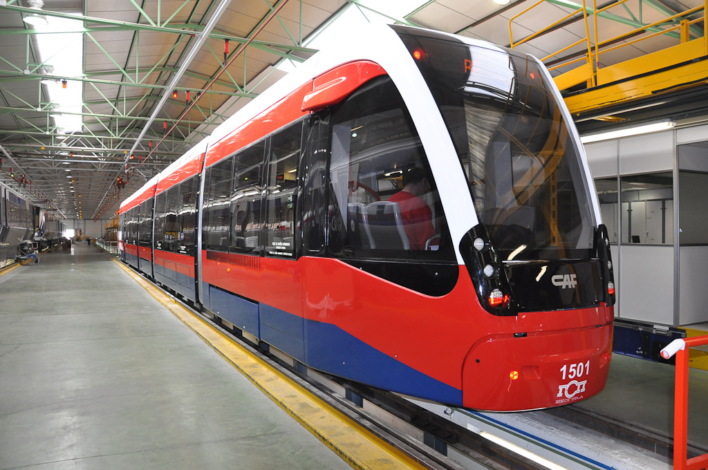 Белград, CAF Urbos 3 № 81501 (1501); Сарагоса — Завод CAF в Сарагосе