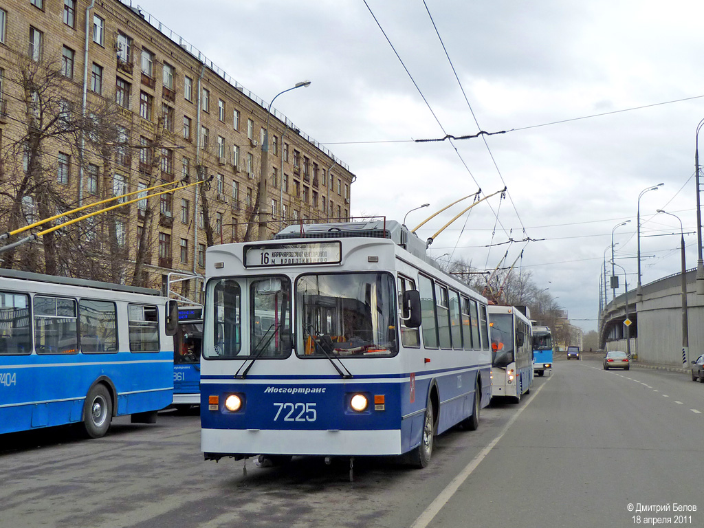 Москва, ЗиУ-682ГМ1 (с широкой передней дверью) № 7225