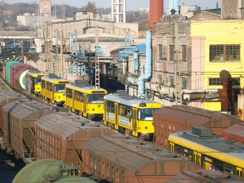 Dnipras — Arrival and unloading of used cars from Germany (2011)