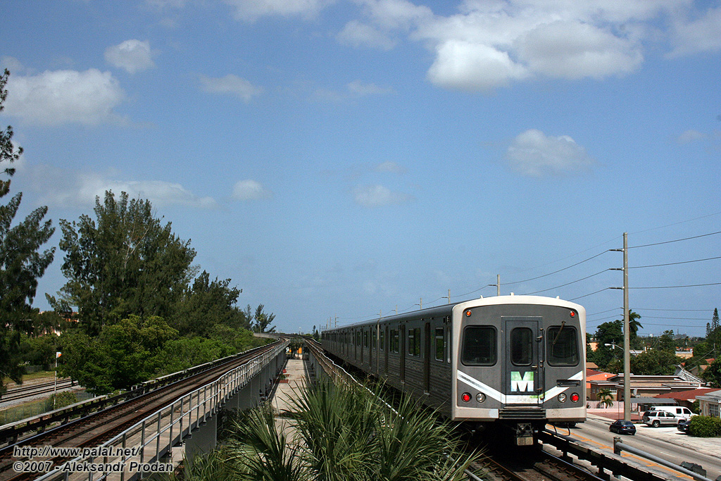 Майами, FL — Metrorail