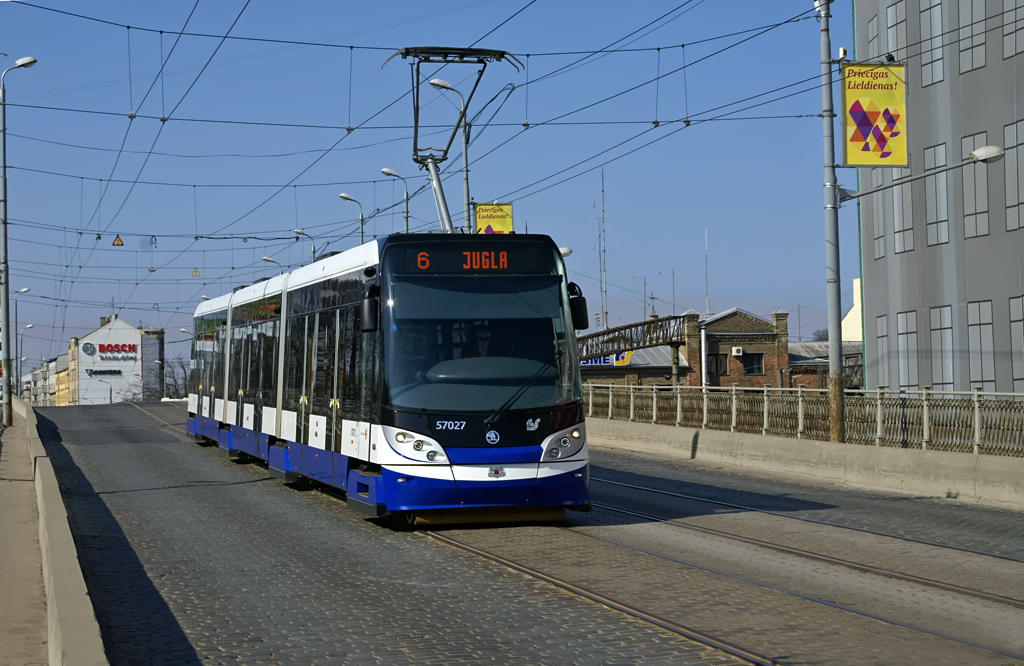 Рига, Škoda 15T ForCity Alfa Riga № 57027