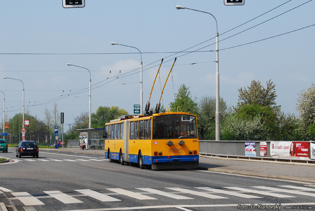 Злин, Škoda 15Tr13/6M № 352