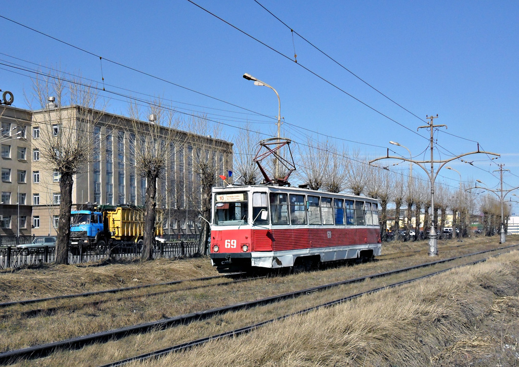 Žemutinis Tagilas, 71-605 (KTM-5M3) nr. 69