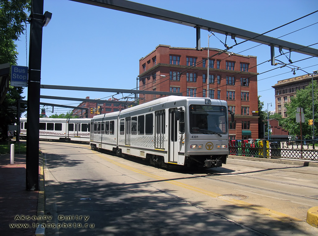Питтсбург, PA, CAF LRV № 4301 Питтсбург, PA, CAF LRV № 4301