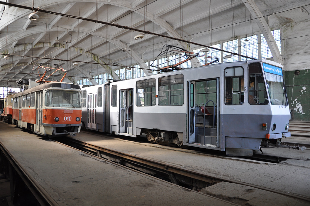 Kaliningrad, Tatra T4SU # 010; Kaliningrad, Tatra KT4SU # 433