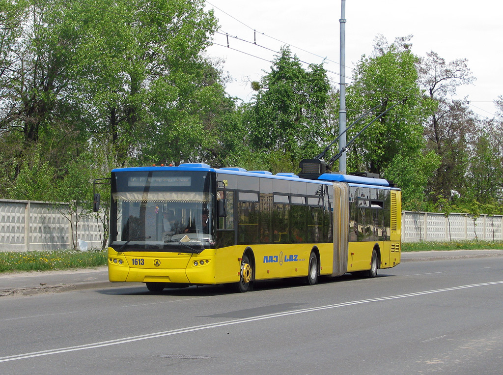 Kijev, LAZ E301D1 Br. 1613