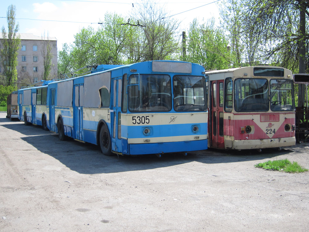 Tiraspol, ZiU-682V № (5305); Tiraspol, ZiU-682G [G00] № 224