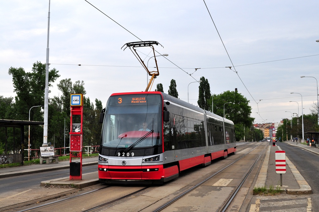 Прага, Škoda 15T1 ForCity Alfa Praha № 9209