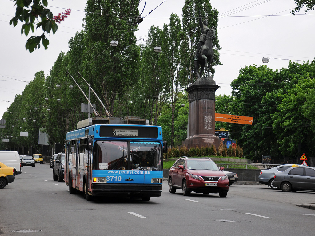 Kiev, MAZ-103T Nr. 3710