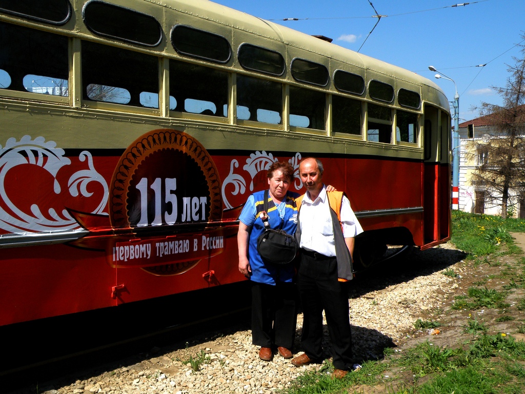 Electric transport employees