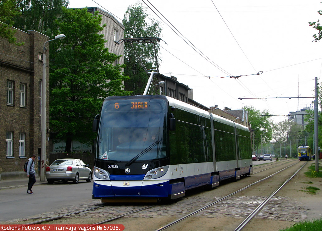 Рига, Škoda 15T ForCity Alfa Riga № 57038