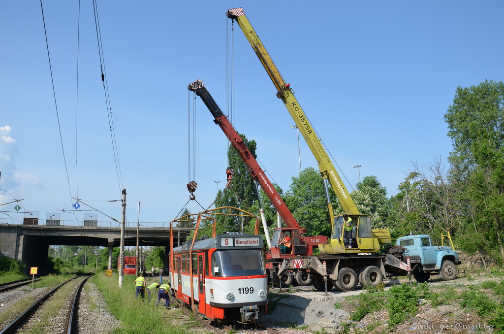 София, Tatra T4DC № 1199; София — Доставка и разтоварване на T4D-C от Хале — юли 2011 г.