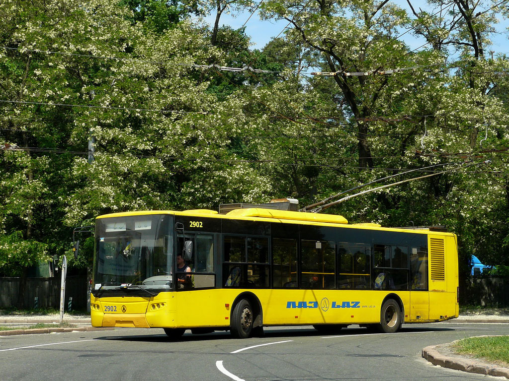 Киев, ЛАЗ E183D1 № 2902