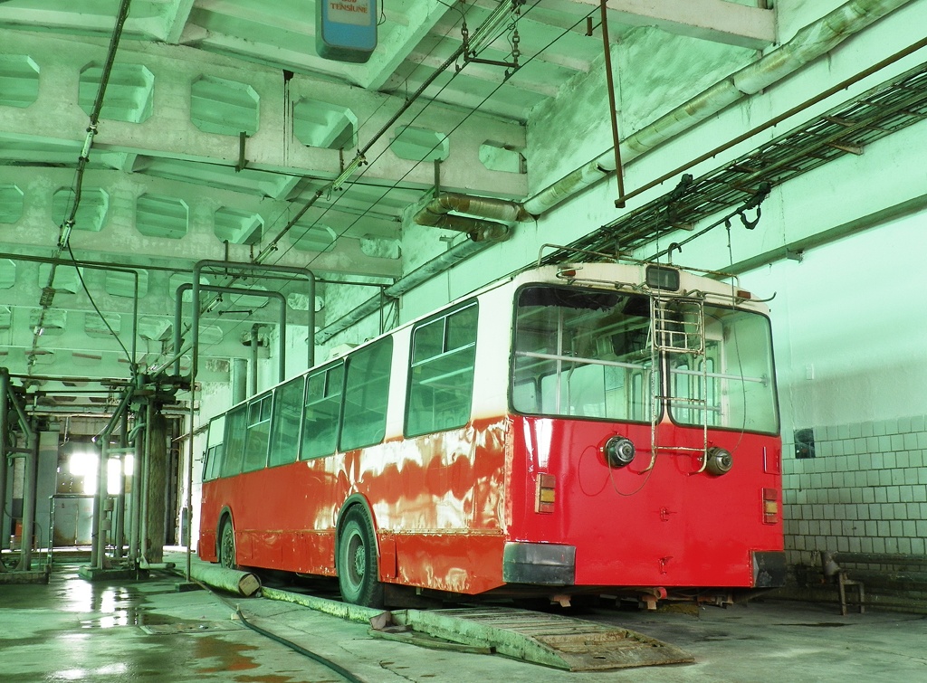 Кишинёв, ЗиУ-682В № 3633; Кишинёв — Троллейбусный парк № 3