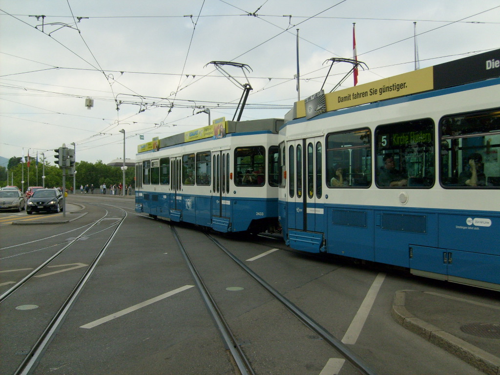 Zurich, SWP/SIG/ABB Be 2/4 "Tram 2000 Pony" N°. 2433