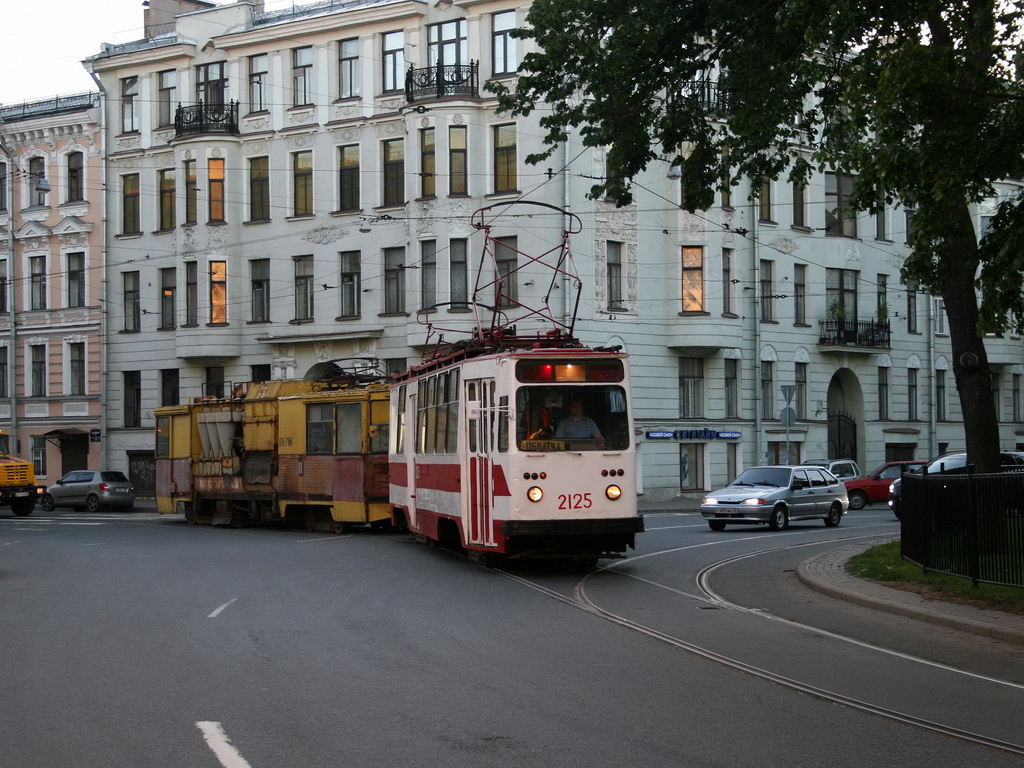 Sankt Petersburg, VTK-79M1 Nr. ПУВ-01; Sankt Petersburg, 71-88G (23M0000) Nr. 2125