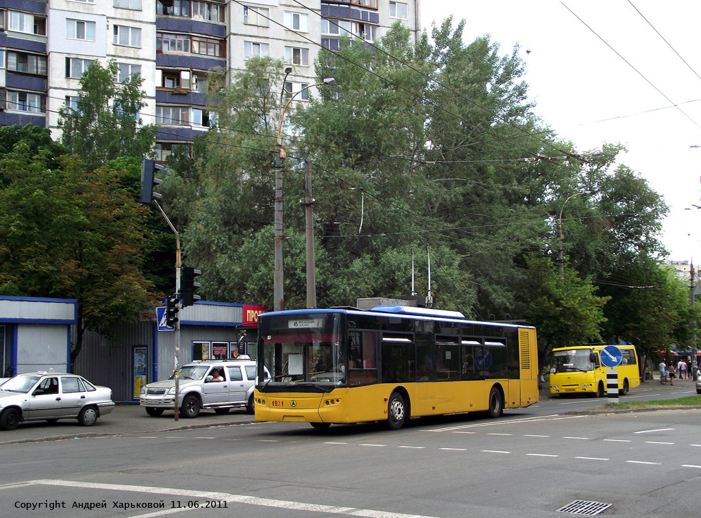 კიევი, LAZ E183D1 № 1921