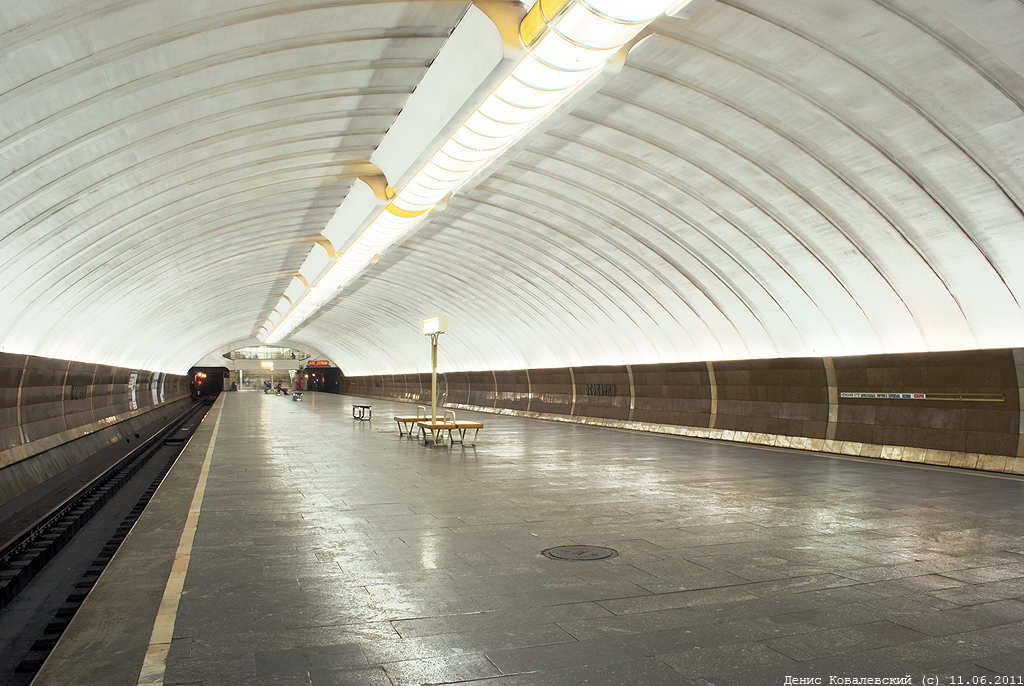Киев — Метрополитен — Сырецко-Печерская линия