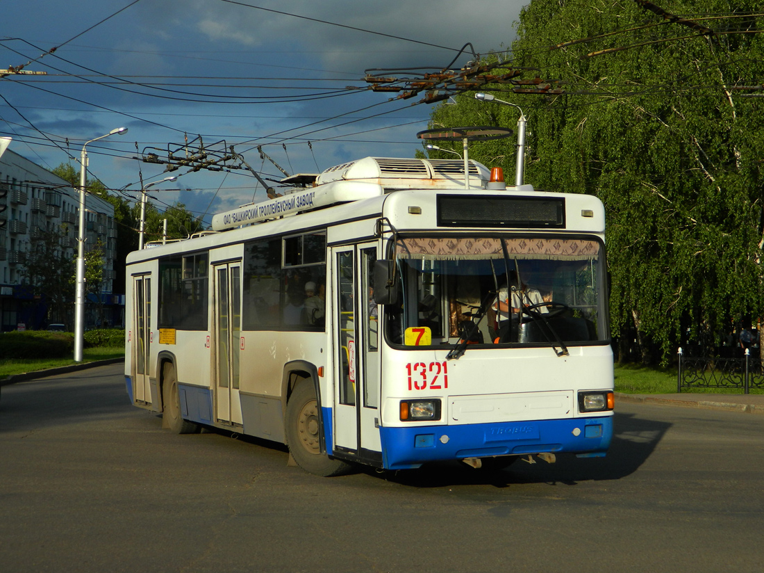 Стерлитамак, БТЗ-52764Р № 1321