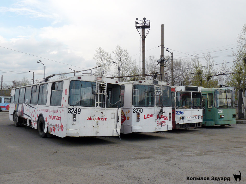 Новосибирск, ЗиУ-682В-012 [В0А] № 3249; Новосибирск, ЗиУ-682Г [Г00] № 3270; Новосибирск, ЗиУ-682В-012 [В0А] № 3256; Новосибирск, ВМЗ-263 № 3291