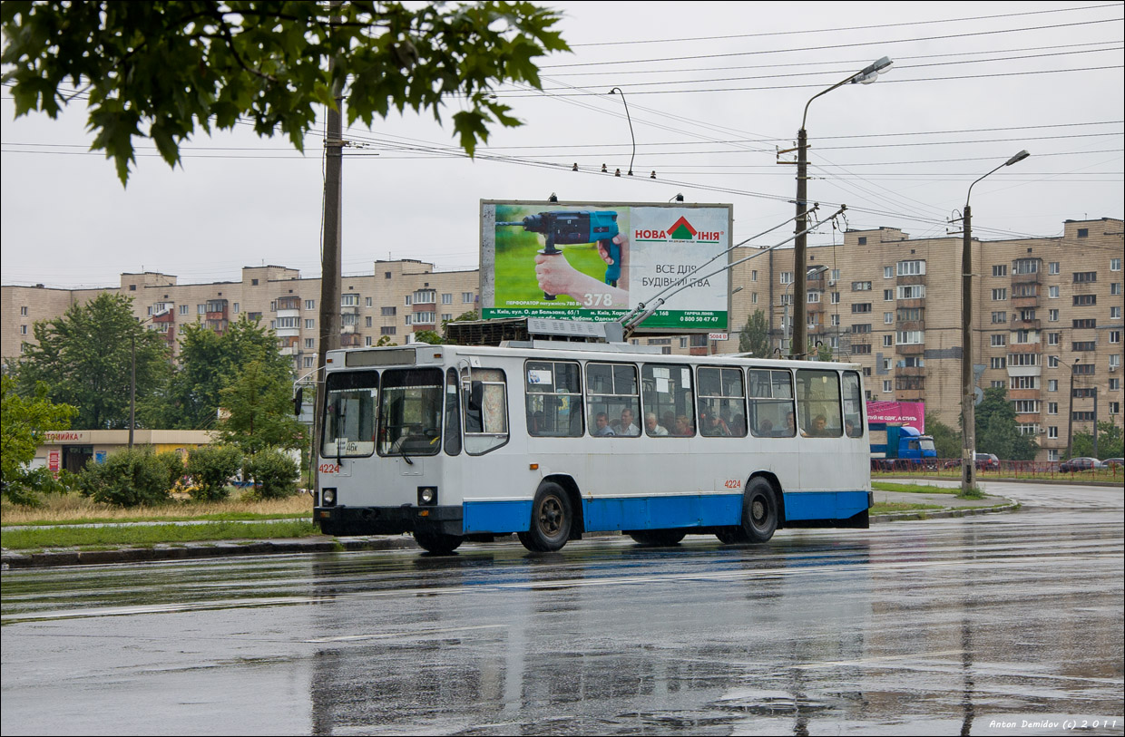 Киев, ЮМЗ Т2 № 4224
