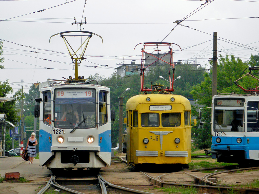 Nižni Novgorod, 71-608KM № 1221; Nižni Novgorod, MTV-82 № РМ-6; Nižni Novgorod — Miscellaneous photos
