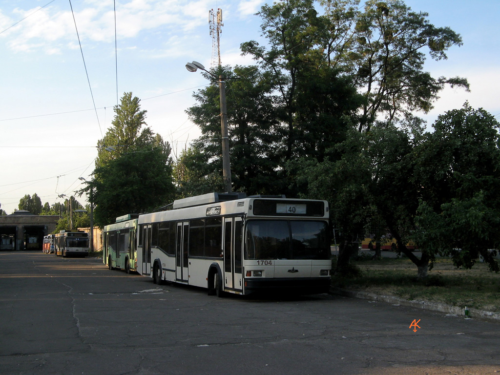 Киев, МАЗ-103Т № 1704