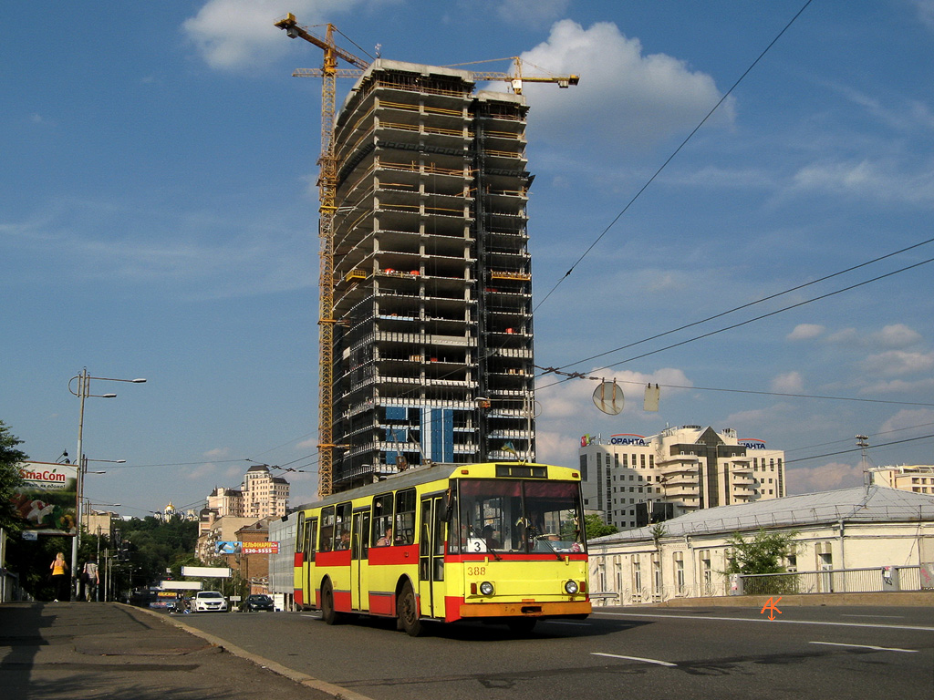 Киев, Škoda 14Tr02/6 № 388