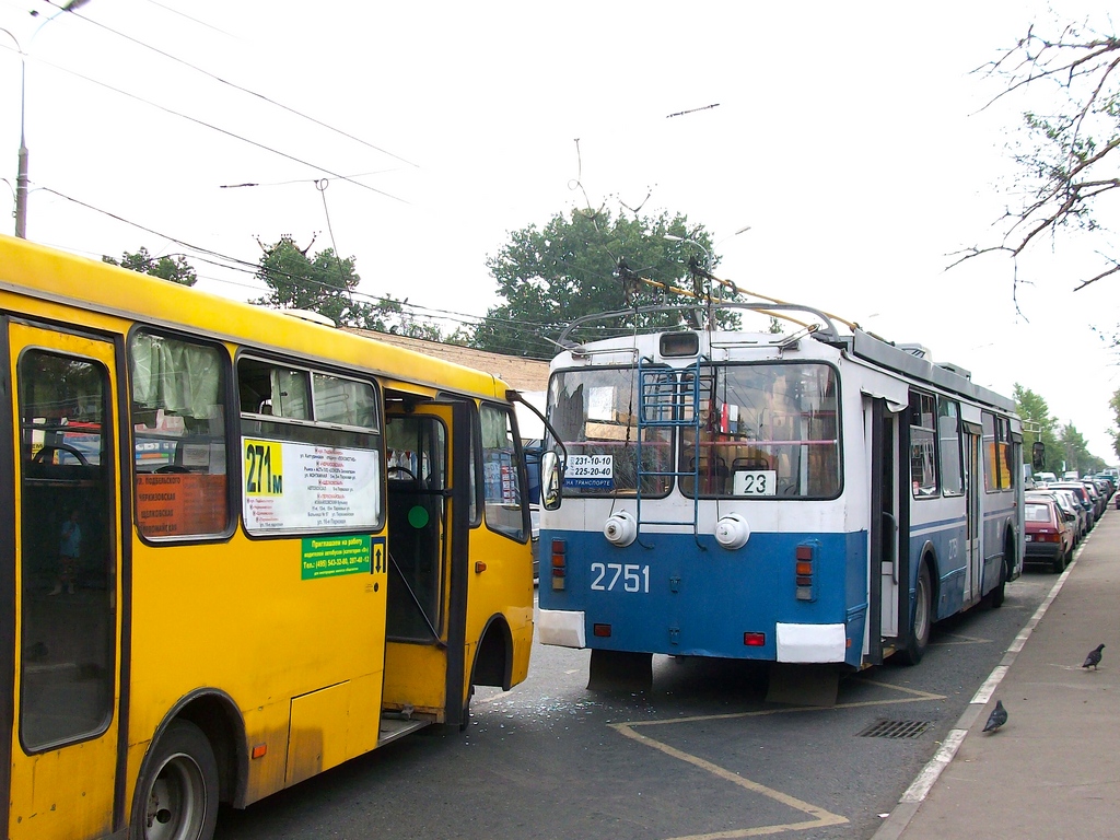 Москва, ЗиУ-682Г-016.02 (с широкой 1-й дверью) № 2751