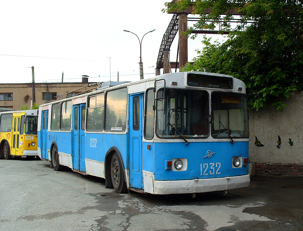 Новосибирск, ЗиУ-682В-012 [В0А] № 1232