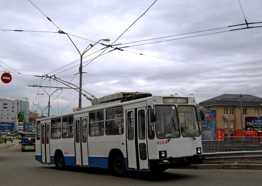 Киев, ЮМЗ Т2 № 4234
