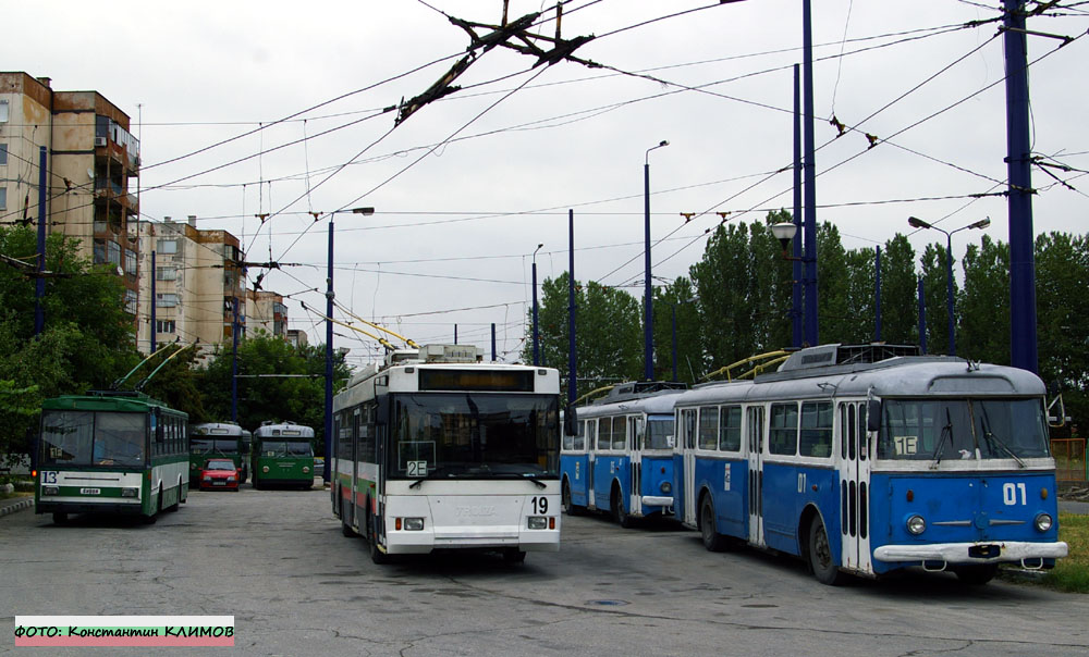 Пазарджик, Тролза-5275.05 «Оптима» № 19; Пазарджик, Škoda 9TrHT28 № 01