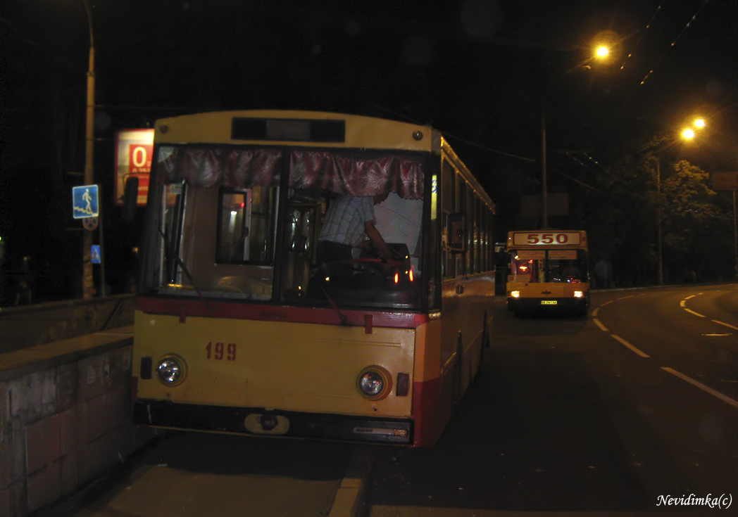 Киев, Škoda 14Tr02/6 № 199