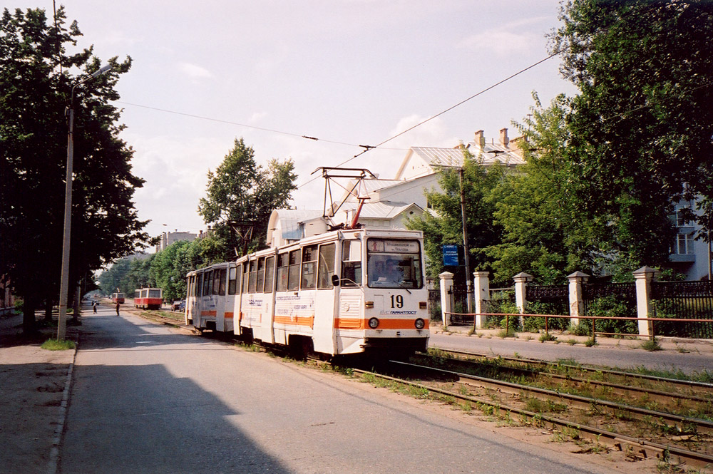 Ярославль, 71-605 (КТМ-5М3) № 18; Ярославль, 71-605 (КТМ-5М3) № 19