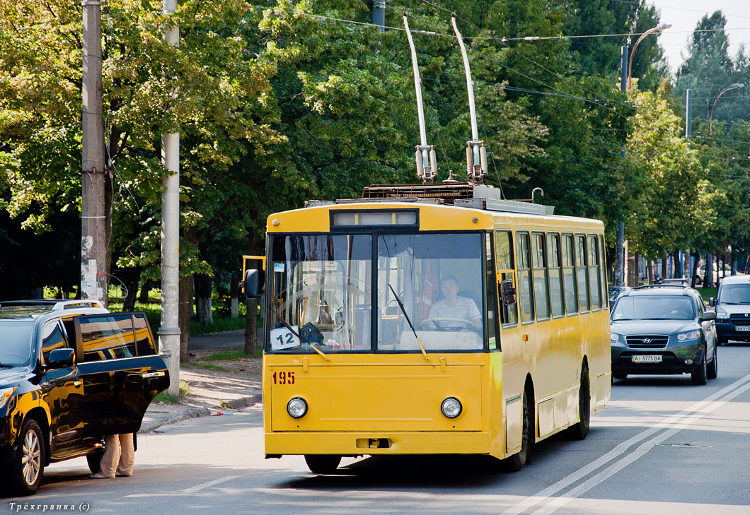 Киев, Škoda 14Tr02/6 № 195