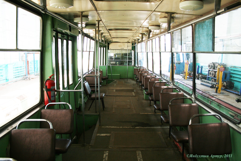 Уфа, 71-132 (ЛМ-93) № 1005; Уфа — Салоны
