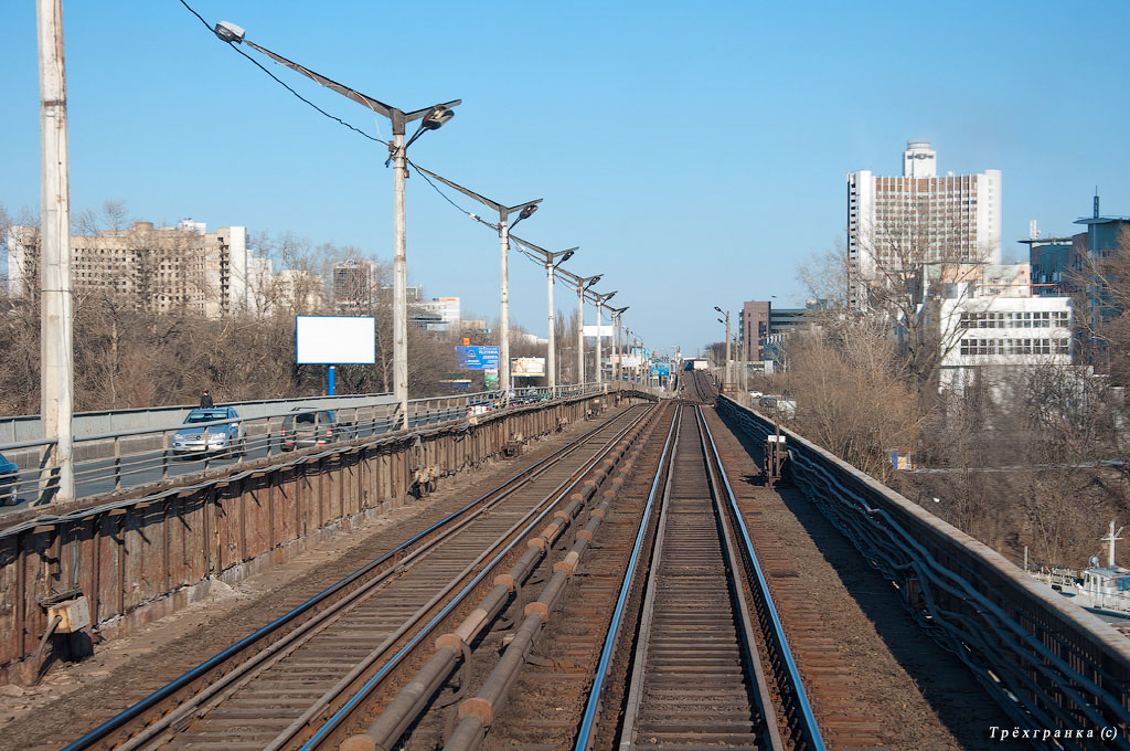 Киев — Метрополитен — Святошинско-Броварская линия