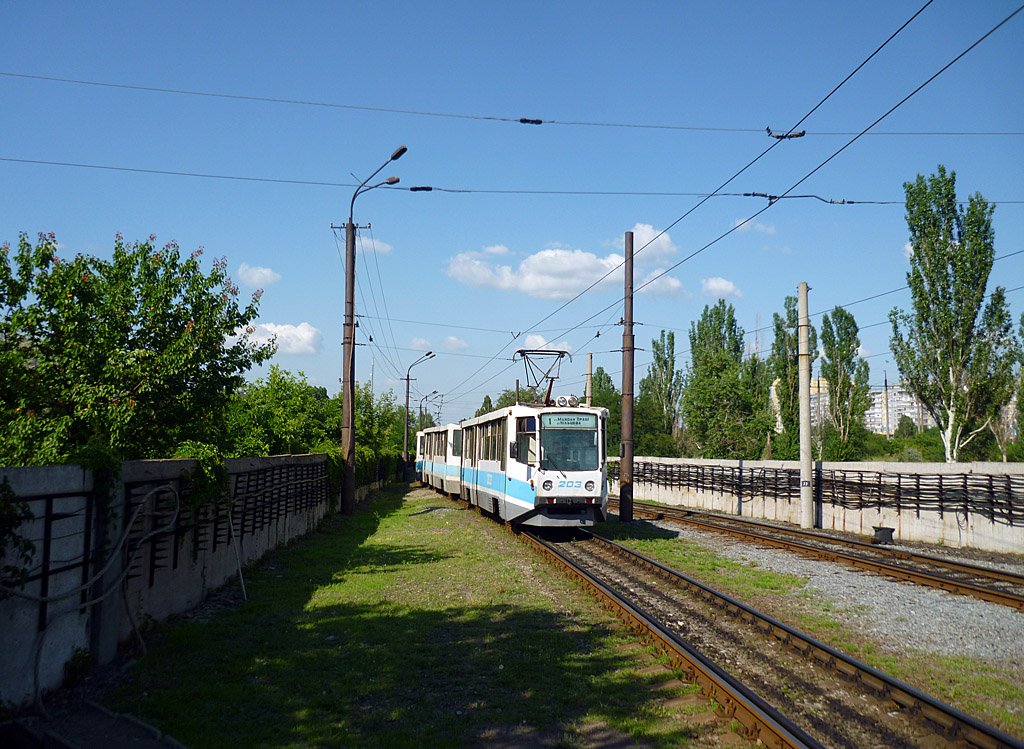 Кривой Рог, 71-611 № 203