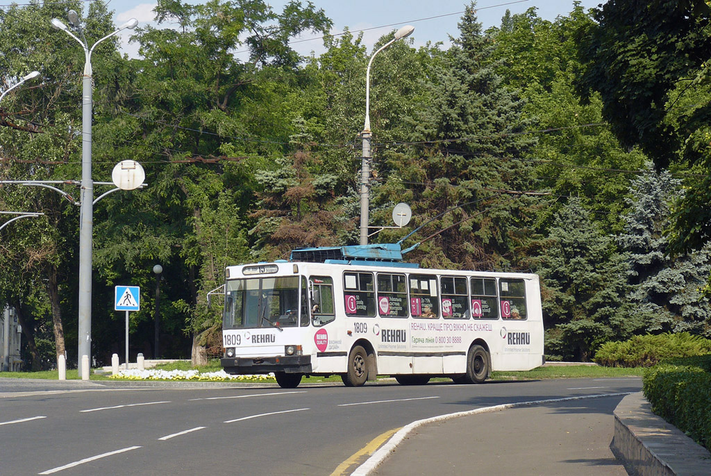 Мариуполь, ЮМЗ Т2 № 1809