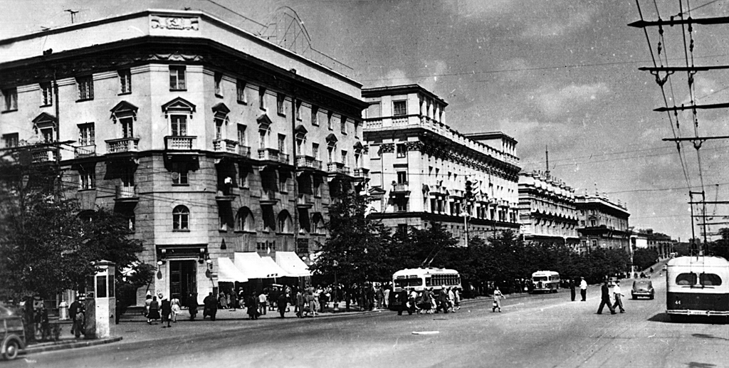 Минск, МТБ-82Д № 4; Минск, МТБ-82Д № 44; Минск — Исторические фотографии Минск, МТБ-82Д № 4; Минск, МТБ-82Д № 44; Минск — Исторические фотографии