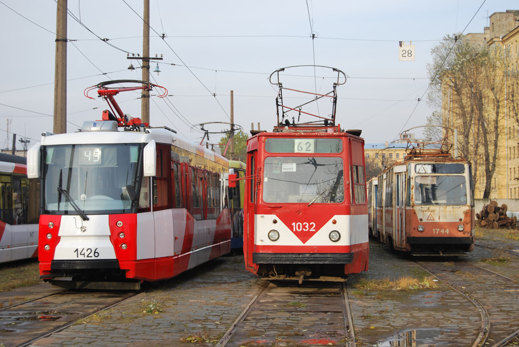 Санкт-Петербург, 71-153 (ЛМ-2008) № 1426; Санкт-Петербург, ЛВС-86К № 1032; Санкт-Петербург, ЛМ-68М № 1744