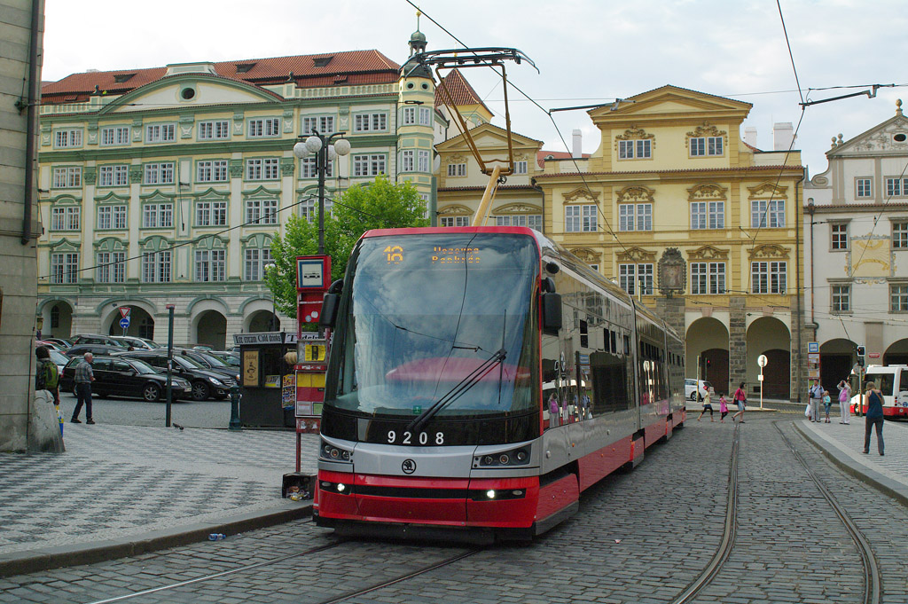 Прага, Škoda 15T1 ForCity Alfa Praha № 9208