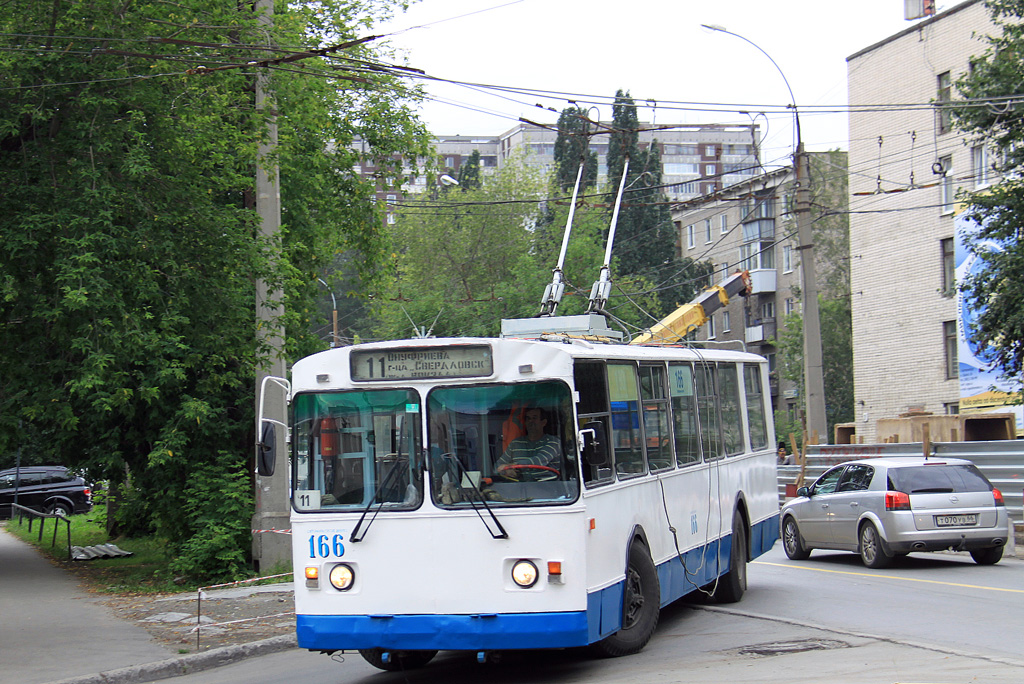 Екатеринбург, ЗиУ-682Г [Г00] № 166