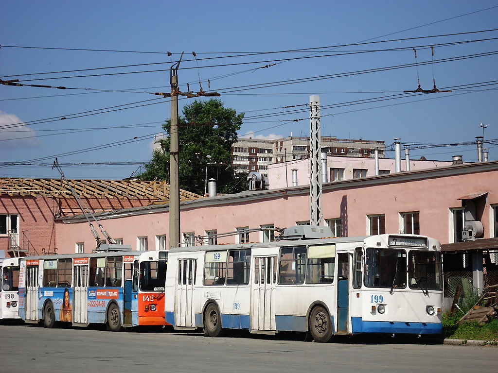 Екатеринбург, ЗиУ-682 (УРТТЗ) № 199; Екатеринбург, ЗиУ-682Г [Г00] № 142