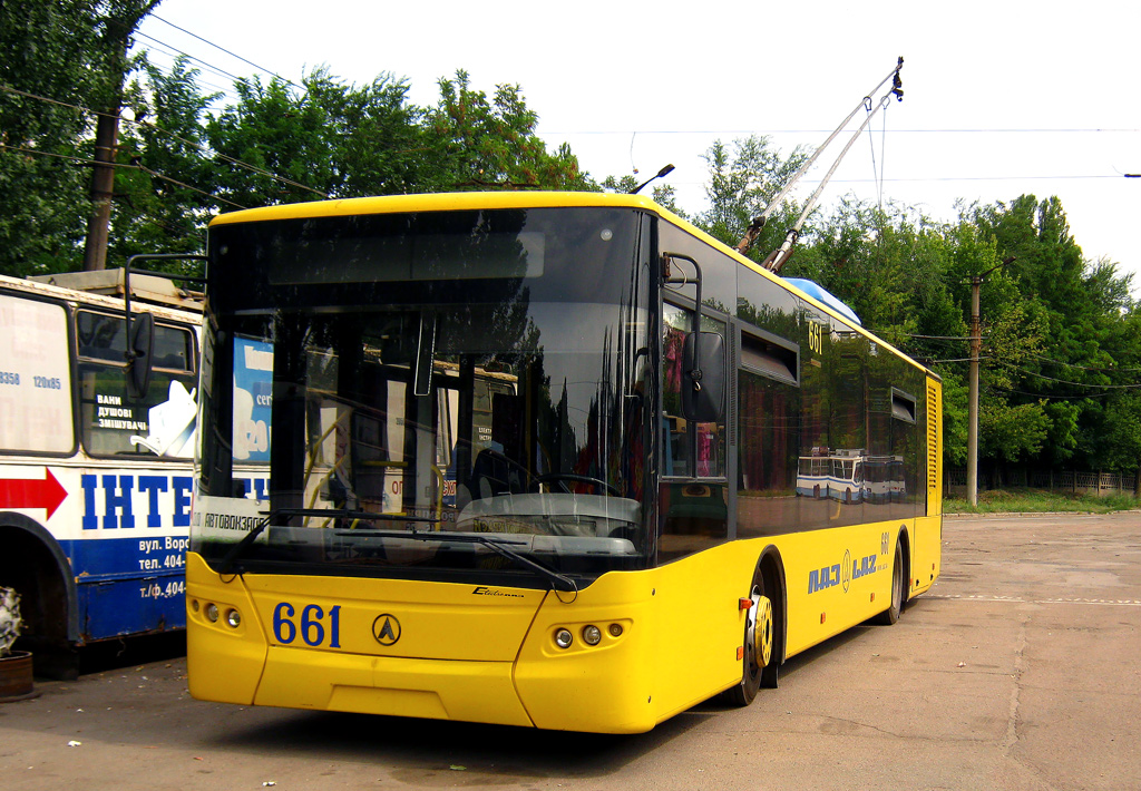 Кривой Рог, LAZ E183D1 № 661