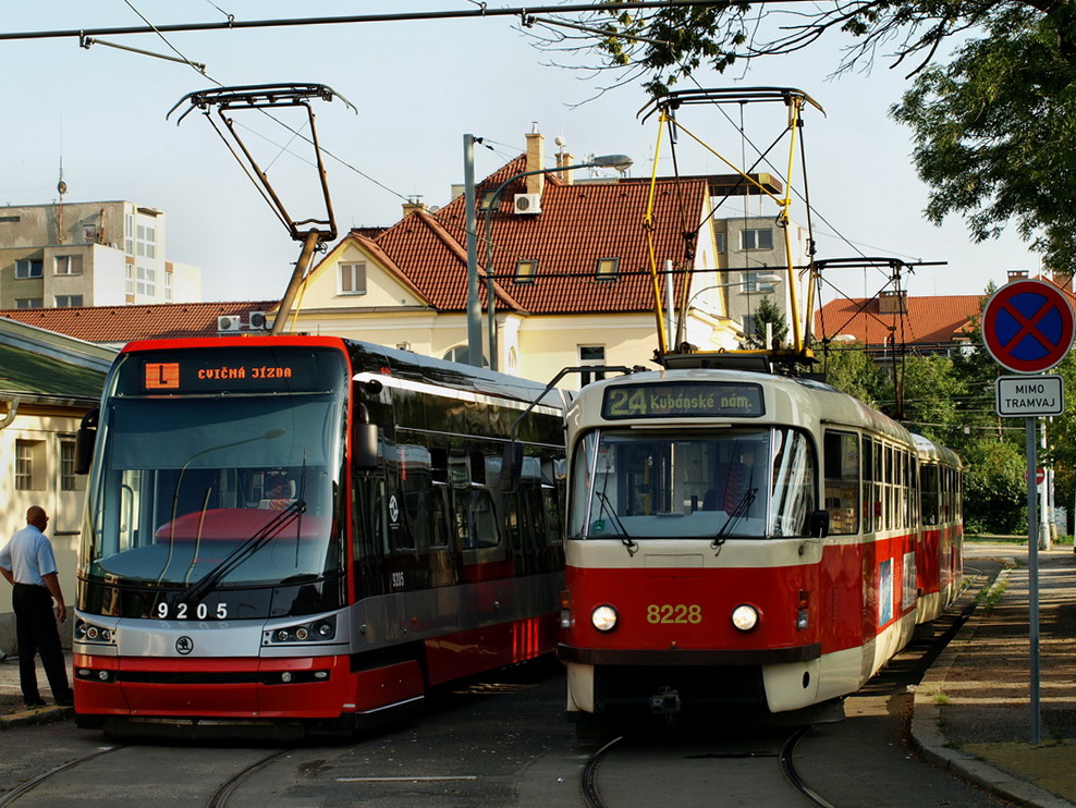 Прага, Tatra T3R.P № 8228