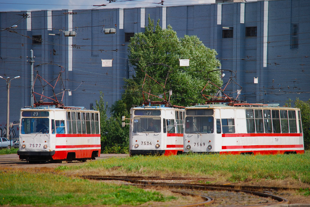 Санкт-Петербург, ЛМ-68М № 7577; Санкт-Петербург, ЛМ-68М № 7569